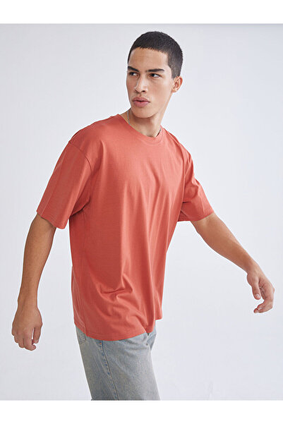 LC Waikiki Καφέ ανδρικό μπλουζάκι με λαιμόκοψη ποδηλάτου από το plus-store