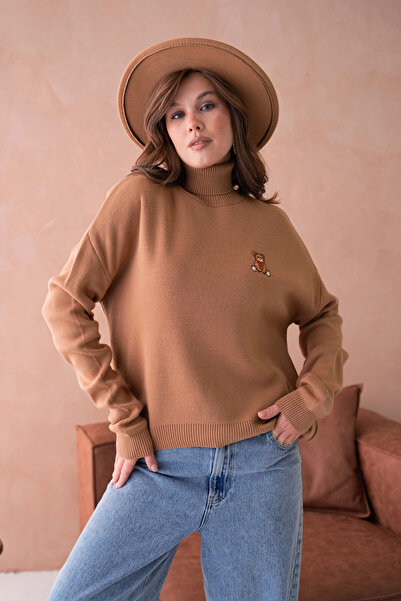 Park Karon Women's Turtleneck Embroidery Detail Soft Textured Basic Knitwear Sweater 214430