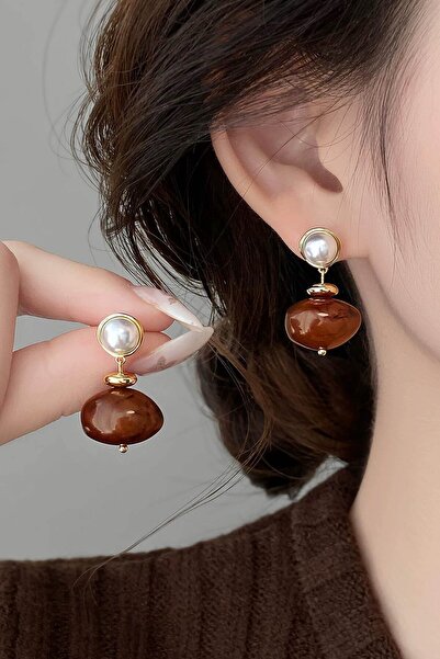 TAKIŞTIR Altın Ve Kahve Renk İnci Detaylı Taşlı Küpe (Çift)