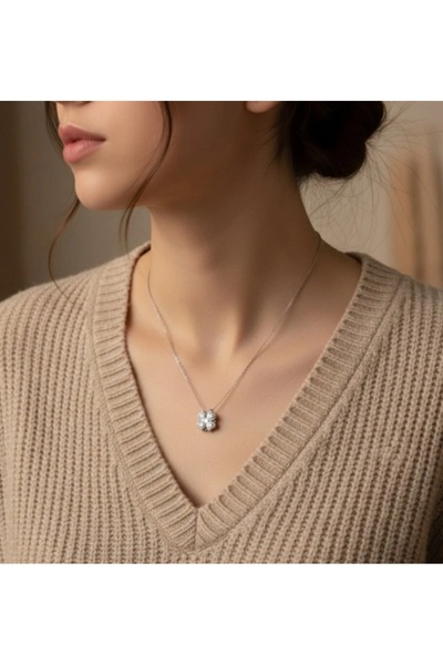 stainless steell قلادة فضية اللون مكونة من 4 قلادات على شكل قلب من الفولاذ