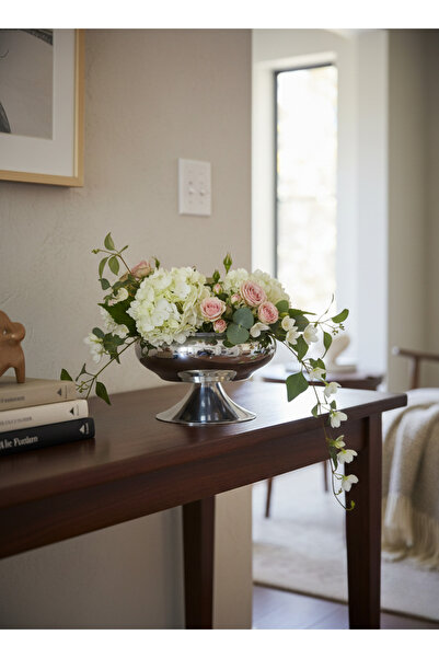 VAZO DEKOR Gümüş Kaplama Metal Ayaklı Dekoratif Aranjman Vazosu