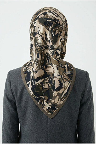 Akel وشاح الربيع بنمط التمويه