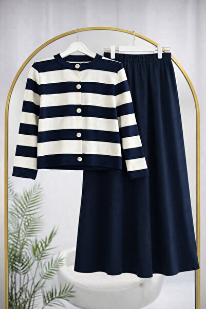 Bahar Altundemir Kadın Lacivert Çizgili Triko Hırka Penye Kumaş Etek İkili Takım
