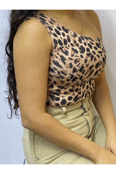 FUNSTYLE Μπλούζα με ασύμμετρο γιακά μοντέλο Leopard