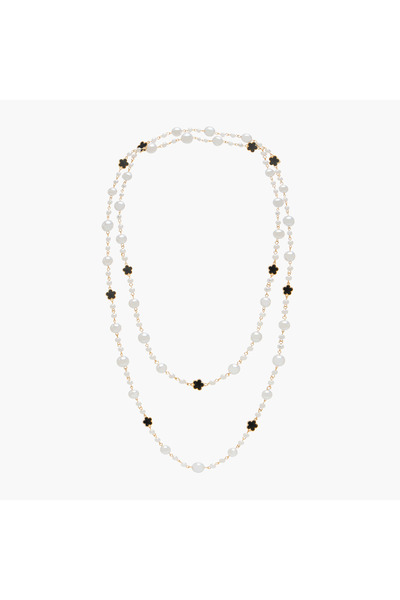 Lifestyle قلادة معدنية على شكل زهرة البرسيم مزينة بتفاصيل من اللؤلؤ