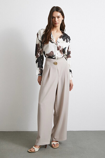 LC Waikiki Панталони с бутони и плисета, бежови