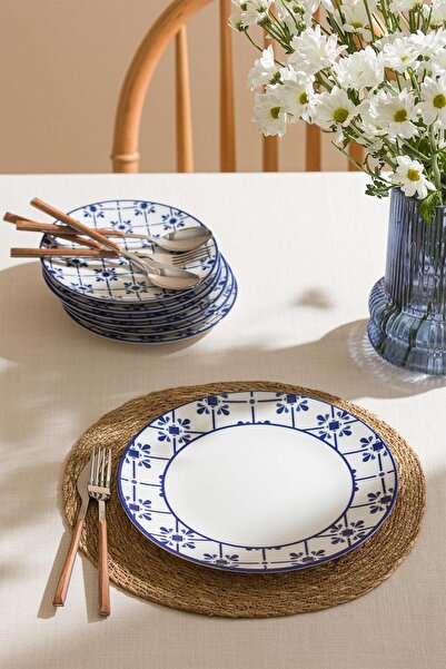 Soley Almira |   7 Piece Porcelain Cake Presentation Plate Set