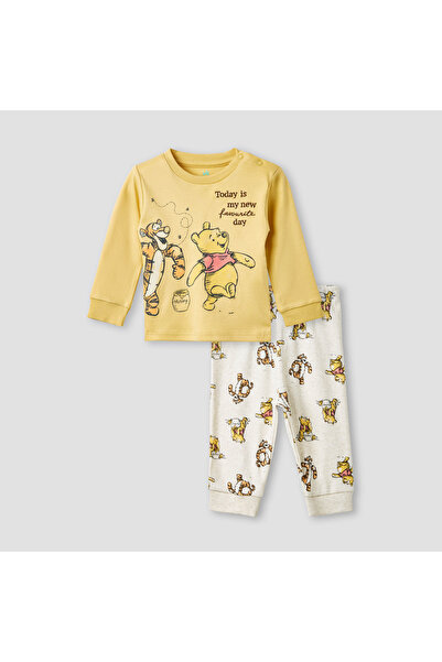 Disney طقم تي شيرت وبيجامة بطبعة ويني ذا بو