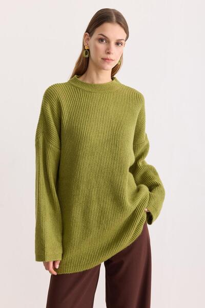 ipekton studio Kobe Oversized Sweater Matcha Green