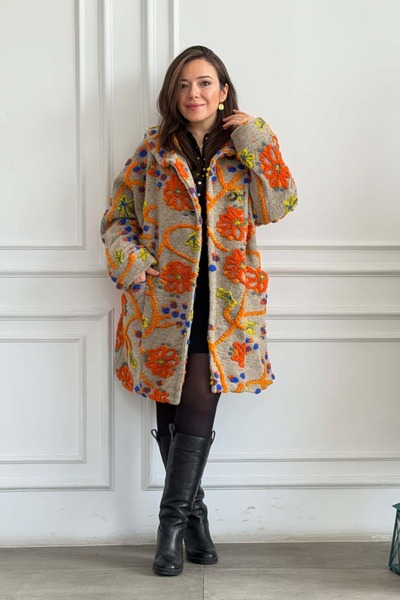 Yağmur Butik Çiçek Kabartmalı Şal Yaka Keçe Kaban