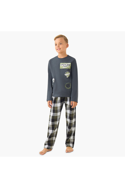 Juniors طقم بيجاما للأولاد الصغار بنقشة مربعات - قطن - أكمام طويلة - ياقة دائرية