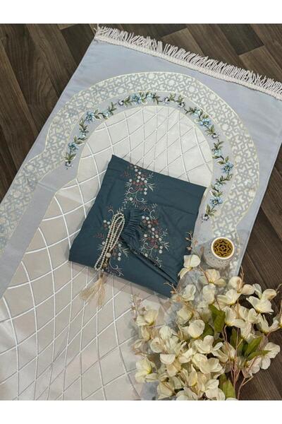 SERENE Unique prayer sets with an Islamic design, including a prayer rug and a prayer mat.