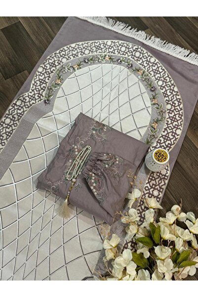 SERENE Unique prayer sets with an Islamic design, including a prayer rug and a prayer mat.