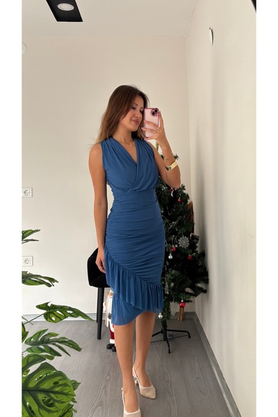 Mira dress فستان بتفاصيل كشكش