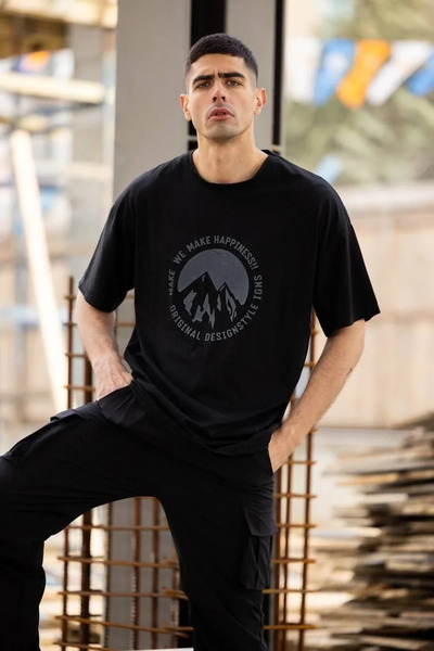 BLACK MODBLACK Unisex Circular Neck Printed Oversize T-Shirt - Black