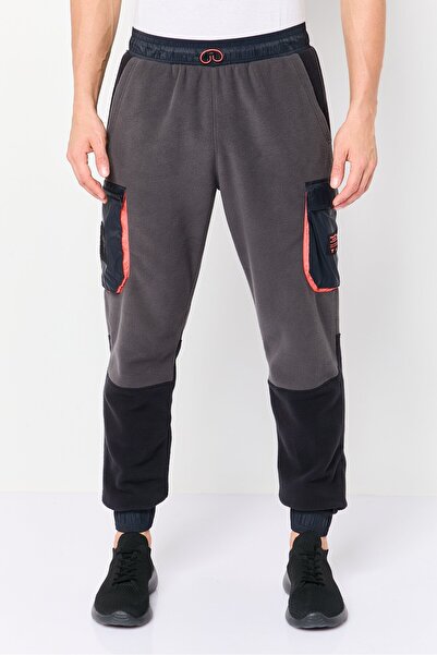 Under Armour Men Loose Fit Outdoor Cargo Pants, Multicolor
