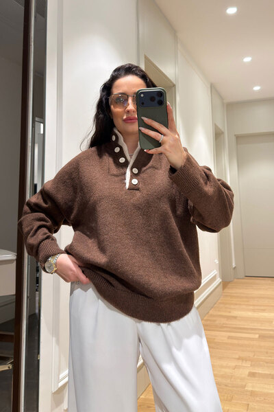 MAGARDE 2-Patch Buttoned Sweater - Brown