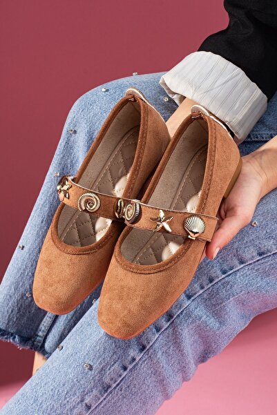 FUGA MODA حذاء باليه مارينا تابا من جلد الغزال مع زخارف نجمية وشريط مزين