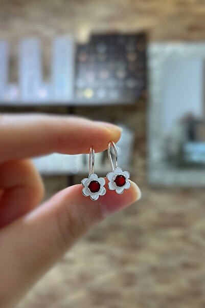 Erer Gümüş Gümüş çiçek model kırmızı taşlı Çocuk küpesi