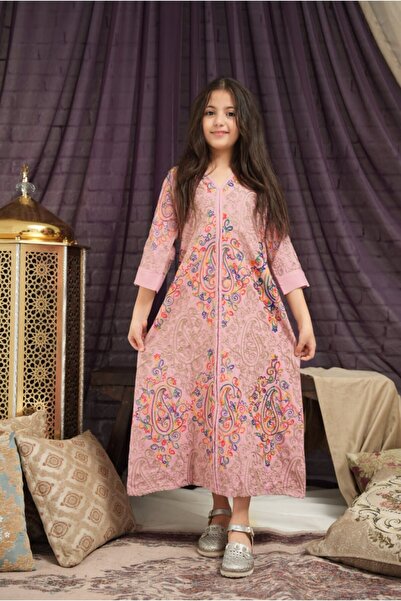AFandina A distinctive jalabiya with an artistic pattern and a practical cut ...