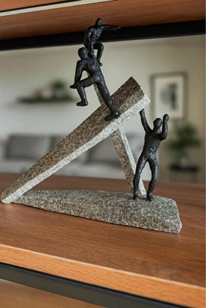 Oss elhetraf مجسم فايبر بتصميم الصعود والتعاون – ارتفاع 30 سم وعرض 27 سم