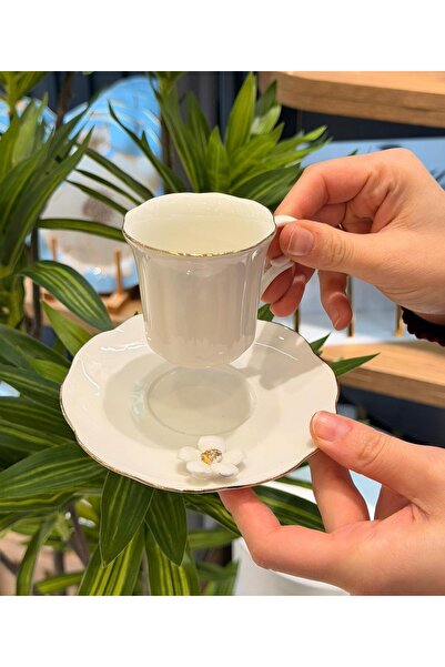 Onedekor Set of 6 Porcelain White Daisy Embossed Coffee Cups