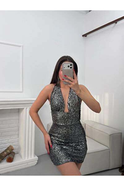 Zoom Butik Payetli Sırt Detay Fit Elbise - GÜMÜŞ