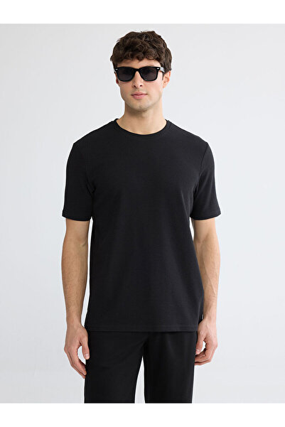 LC Waikiki Zero Roba Collar Men's T-Shirt from Uzg Store for Style Enthusiasts