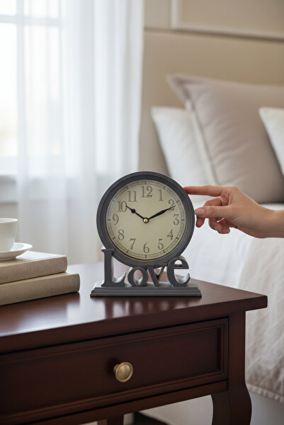 CaactuStore Masa Saati Love Yazılı Plastik Dekoratif / Hediyelik