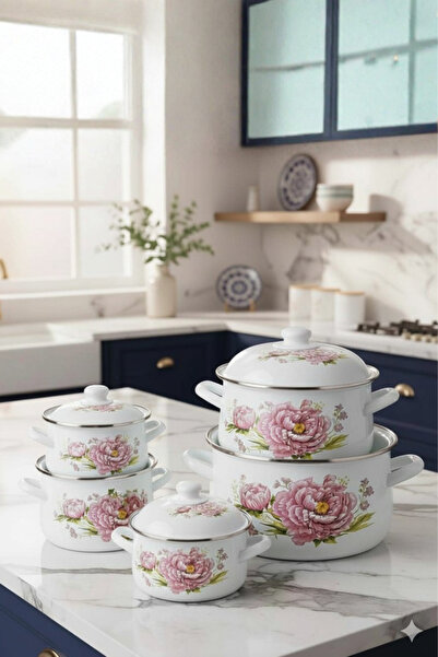 Generic A set of cookware decorated with elegant designs in several sizes