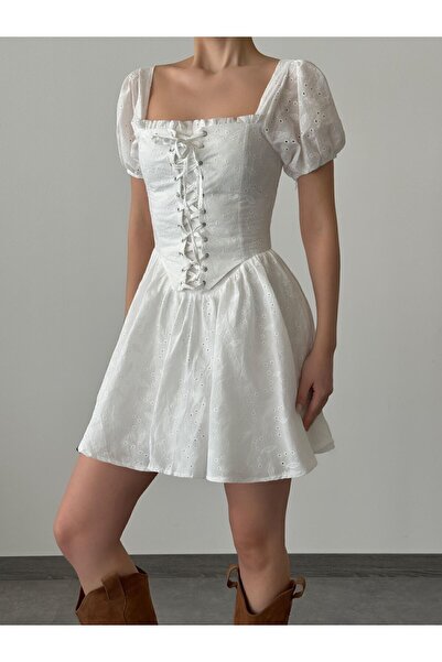 hillone Rochie mini din țesătură brodată, cu guler pătrat și mâneci bufante, ...