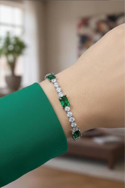 Valmont Accessories Zirkon ve Zümrüt Yeşili Taşlı Su Yolu Kadın Bileklik