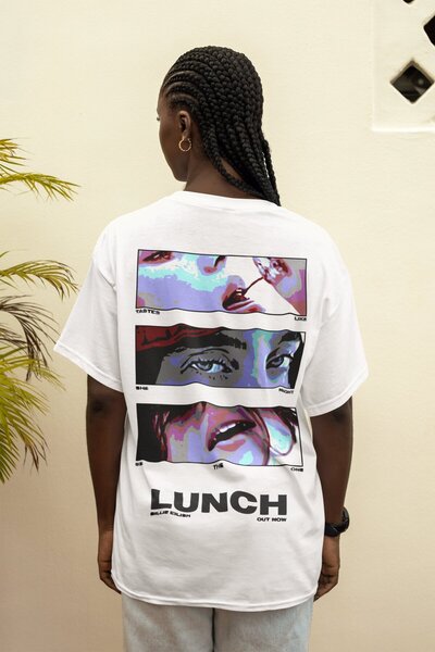 SEVBANO تي شيرت تصميم بيلي إيليش لونش مطبوع للجنسين قصة فضفاضة للمغنيين