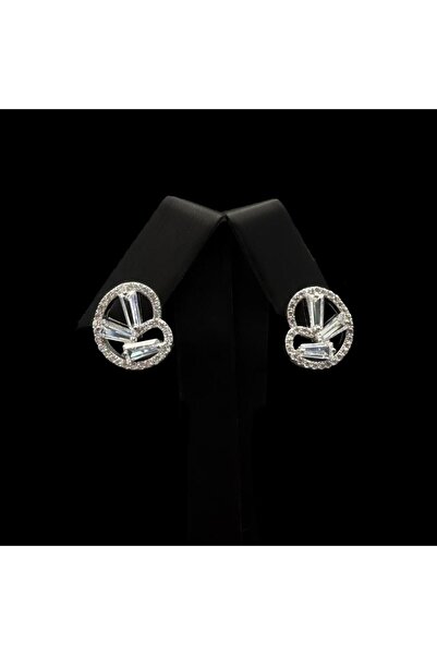 Generic طقم حلق فضي فخم بتصميم مميز و ضمان على اللون