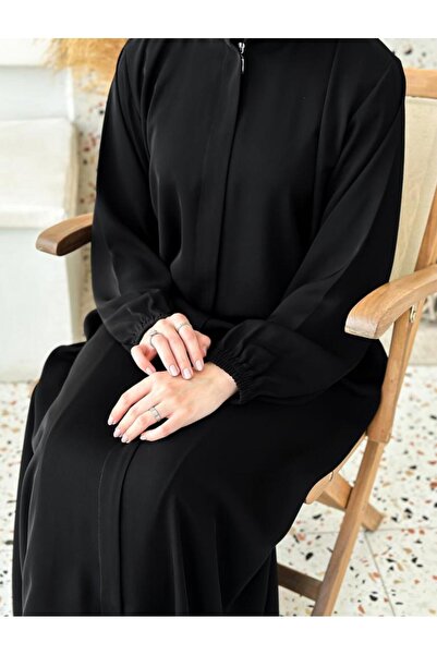 SAUDI عباية عملية بسحاب وجيوب مخفية من تصاميم VELARA