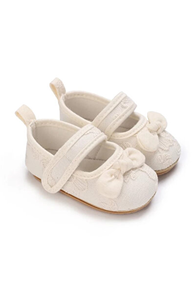 1way Baby girl shoes with lace and decorated with a bow