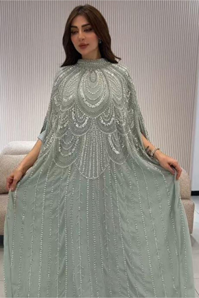 Vitrina عباية شيفون مطرّزة بنقشة اللؤلؤ – لون أخضر ساج هادئ