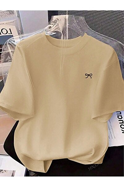 EYAX MODA MİNİK KURDELE BASKILI OVERSIZE TİŞÖRT