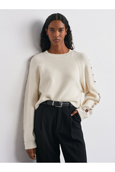 VETTA Crew Neck Accessory Stone Detailed Knitwear Sweater