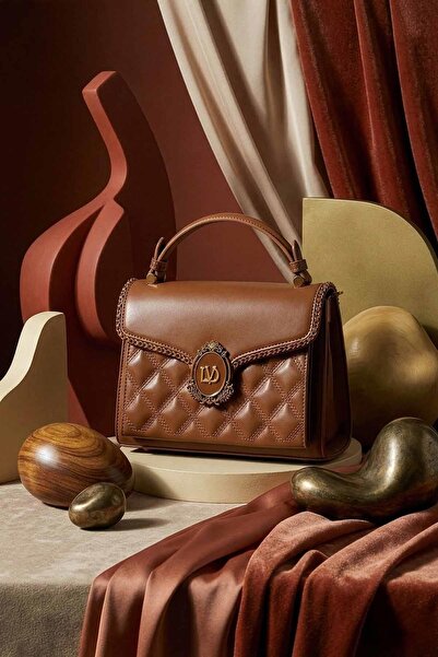 Levidor Преміальна стьобана сумка з плоским клапаном кольору верблюжого каменю