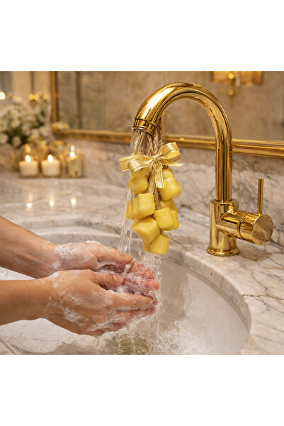 Beta Moda Hub Heart-Shaped Cluster Soap – Handmade Scented Decorative Gift