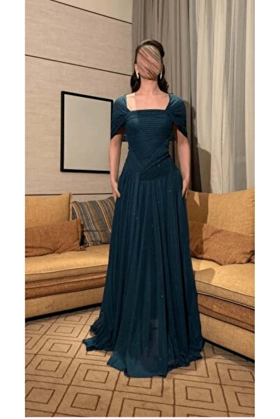 TREN Elegant Off-Shoulder Evening Gown with Pleated Bodice and Flowing Skirt for Special Occasions