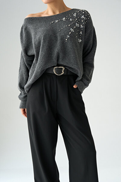 LOOSH Kadın Antrasit Kayık Yaka Taş Nakış İşleme Detaylı Kazak