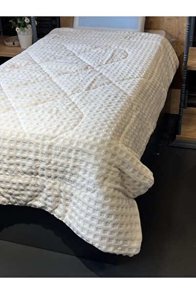 la lune home KARE DESENLİ PELUŞ TEK KİŞİLİK YORGAN 195X215CM