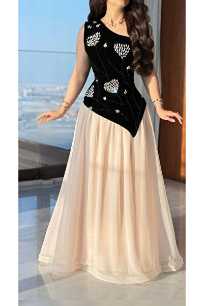 Generic Black velvet evening dress with a flowing ivory skirt