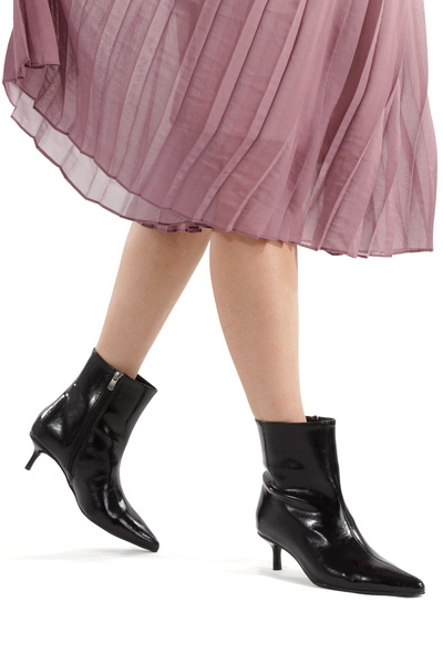 PİMORA Black Wrinkled Patent Leather Ankle Boots Pointed Toe 5 cm Thin Heel Zippered New Season