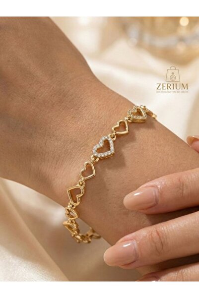 ZERİUM Zircon Stone Heart Detailed Steel Bracelet Gold Color Premium Design