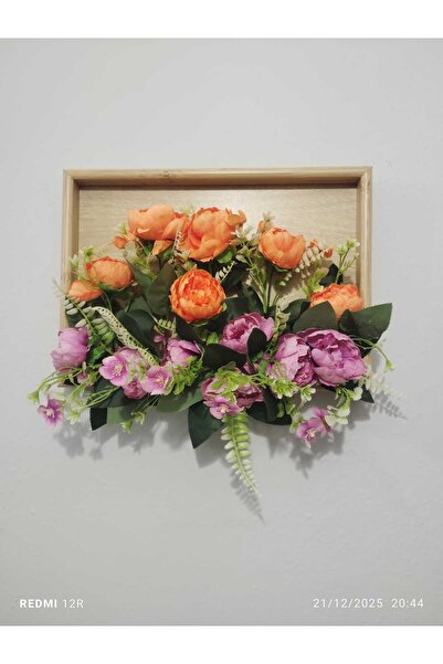 SAKLI ATÖLYEM Duvar Dekoru – Çiçek Aranjmanlı Ahşap Çerçeve