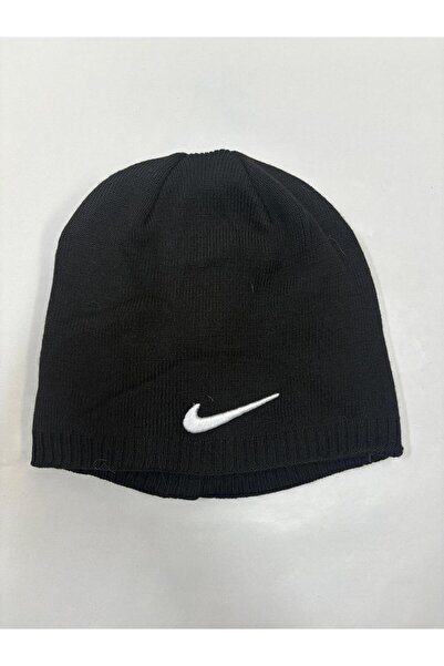 Nike Unisex hat with embroidered logo