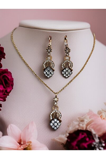 FAYRA ACCESSORIES Zircon Stone Daisy Figured Earrings and Necklace Set